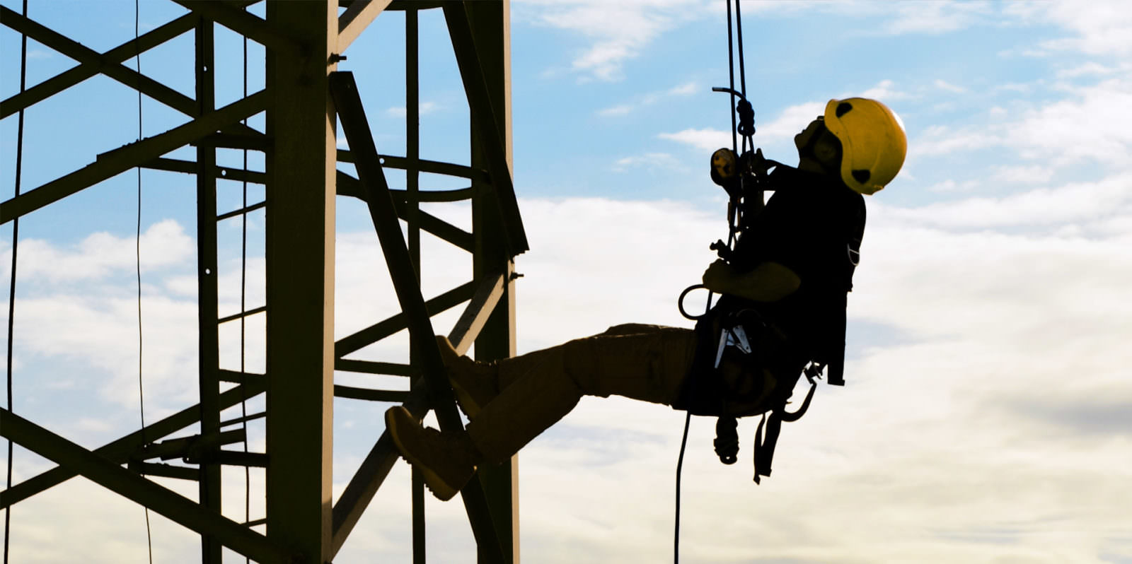 Treinamento para trabalho em altura em Guarujá - SCL Engenharia